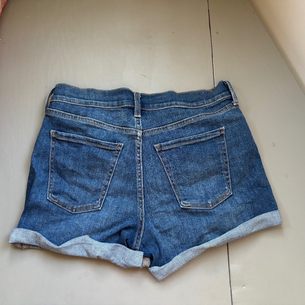 Old Navy Mid Rise Jean Short/ Jort 2 - Picture 2 of 6